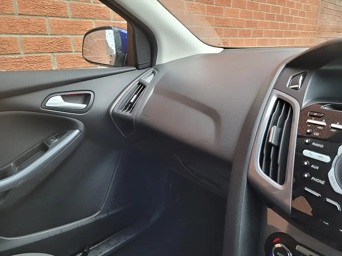 Used 2014 Ford Focus Titanium Navigator Blue - Interior and Exterior details 18