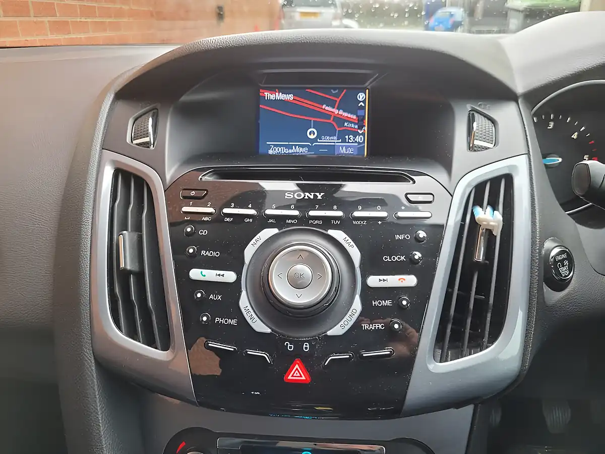 Used 2014 Ford Focus Titanium Navigator Blue - Interior and Exterior details 19