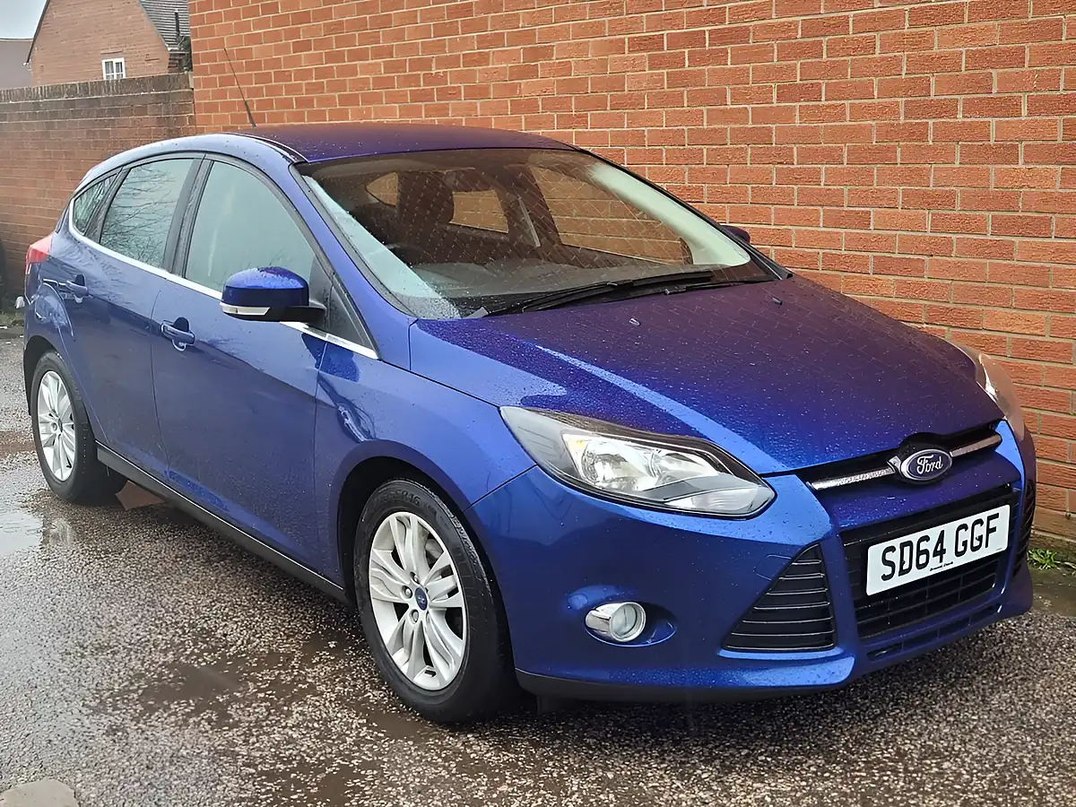 Used 2014 Ford Focus Titanium Navigator Blue - Interior and Exterior details 8