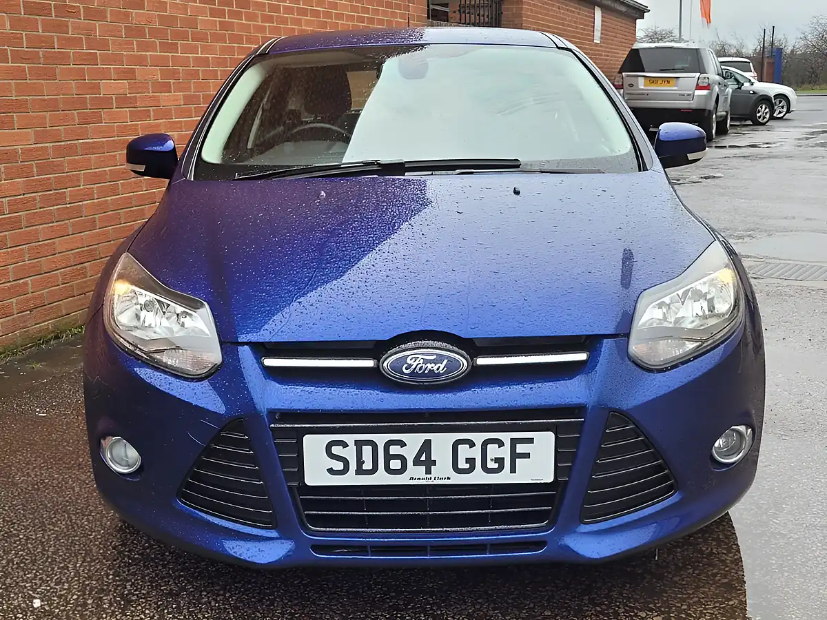 Used 2014 Ford Focus Titanium Navigator Blue - Interior and Exterior details 9