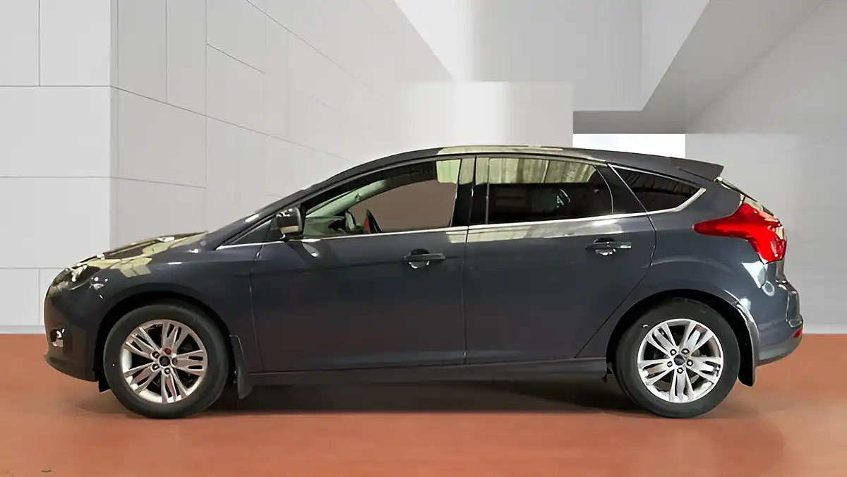 Used 2014 Ford Focus Titanium Navigator Grey - Interior and Exterior details 6
