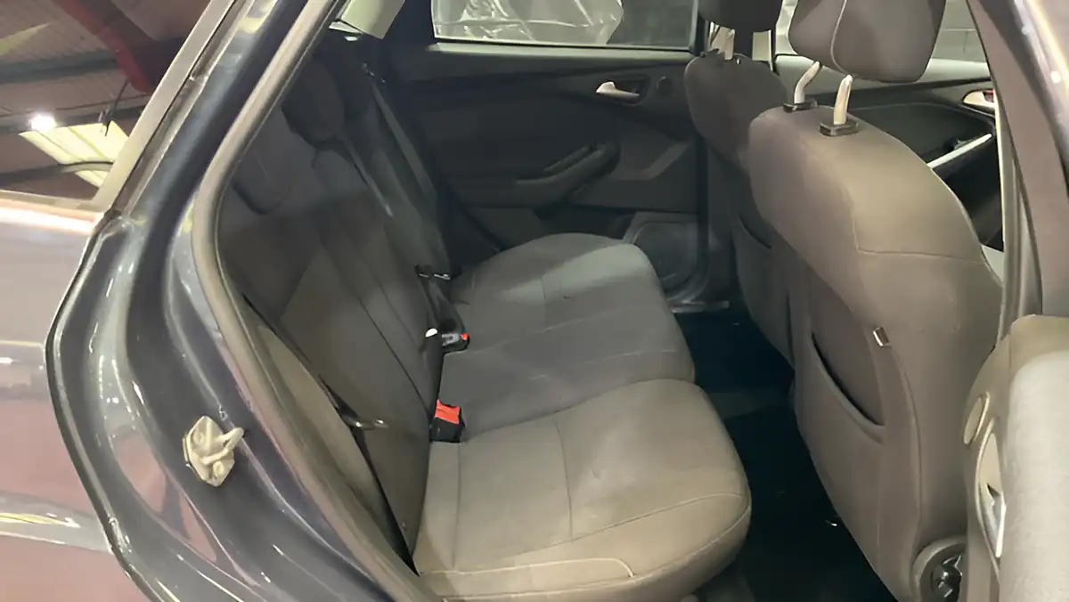 Used 2014 Ford Focus Titanium Navigator Grey - Interior and Exterior details 7