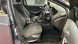 Used 2014 Ford Focus Titanium Navigator Grey - Interior and Exterior details 8