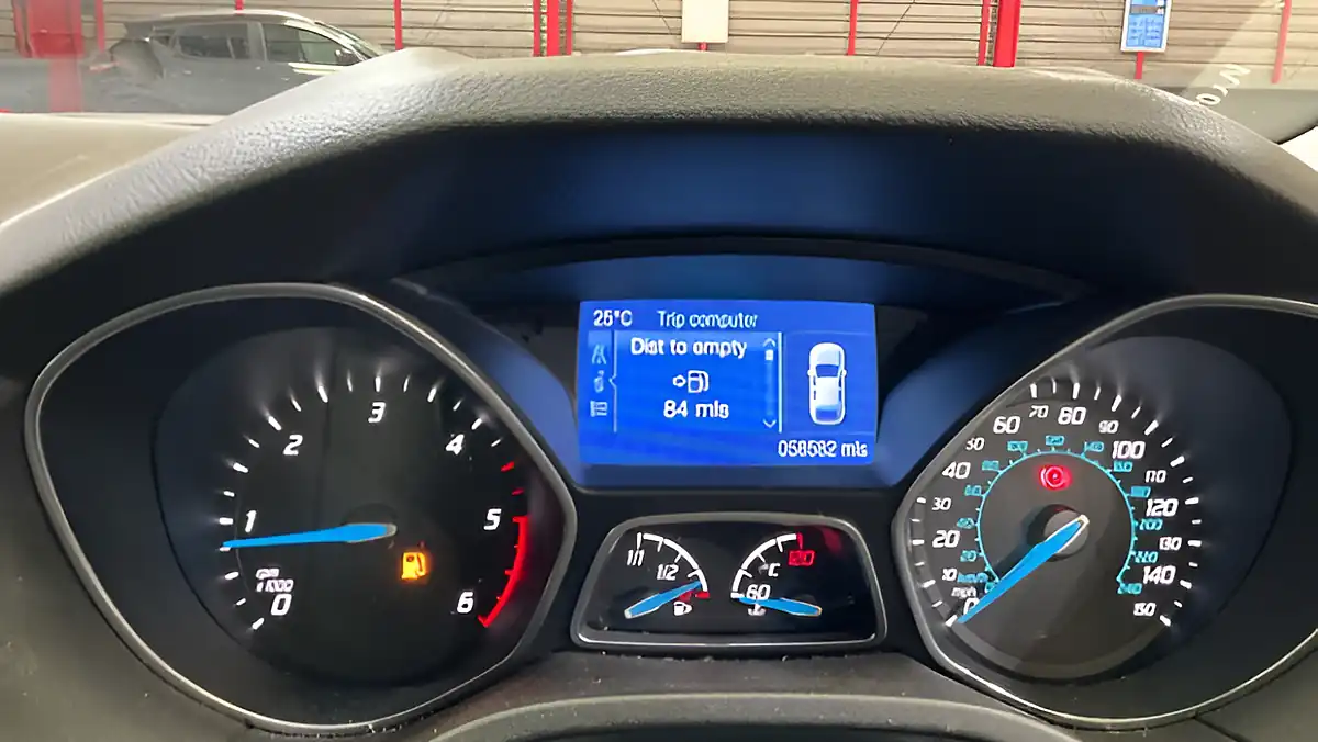 Used 2014 Ford Focus Titanium Navigator Grey - Interior and Exterior details 9