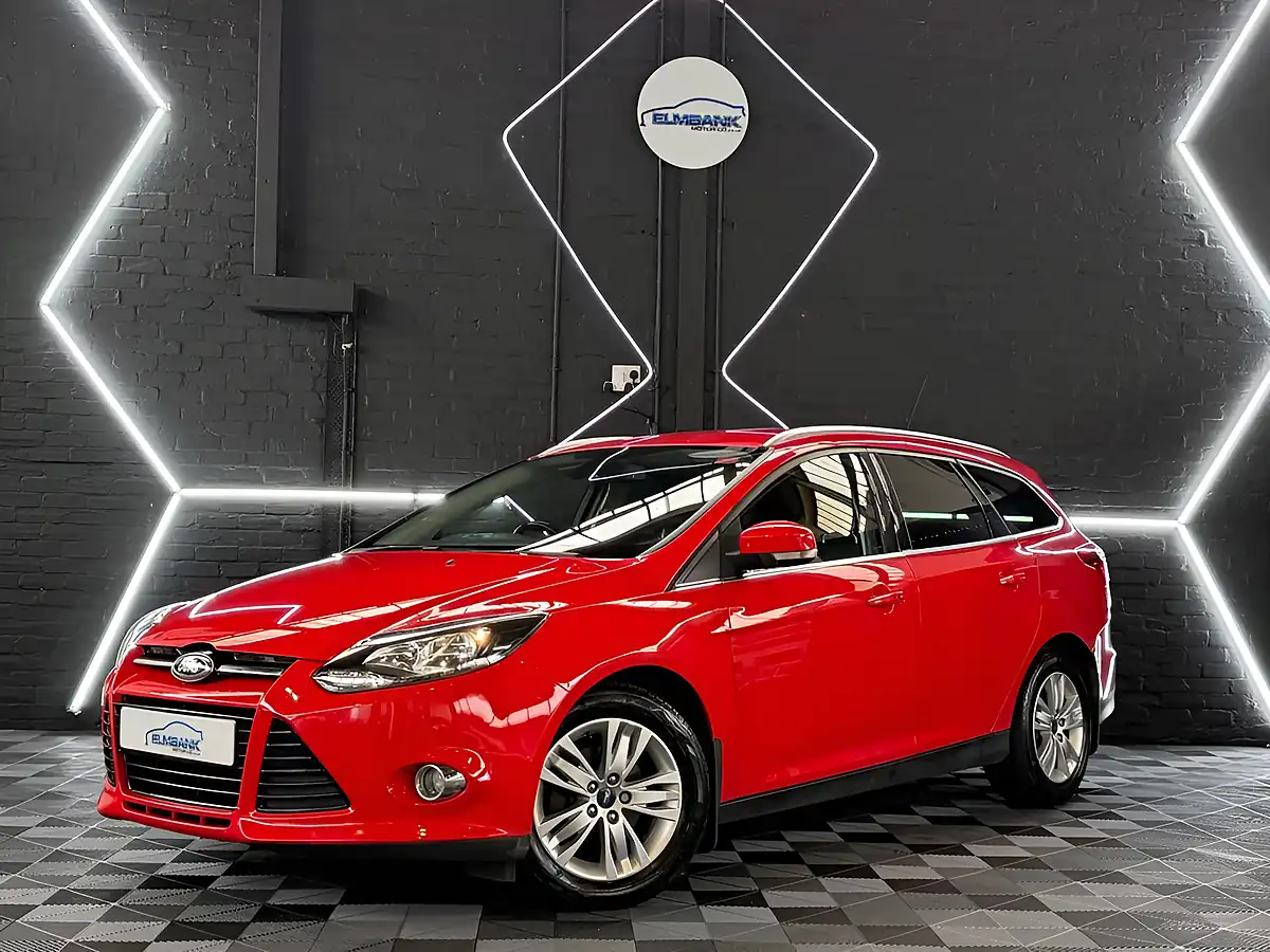 Used 2014 Ford Focus Titanium Navigator Red - Front View