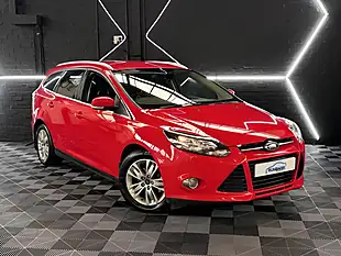 Used 2014 Ford Focus Titanium Navigator Red - Interior and Exterior details 10