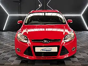Used 2014 Ford Focus Titanium Navigator Red - Interior and Exterior details 11