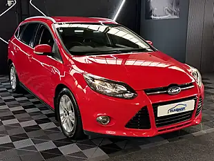 Used 2014 Ford Focus Titanium Navigator Red - Interior and Exterior details 15