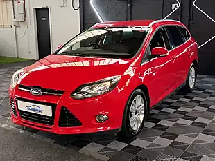 Used 2014 Ford Focus Titanium Navigator Red - Interior and Exterior details 9