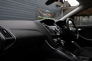 Used 2014 Ford Focus Titanium Navigator Silver - Interior and Exterior details 10