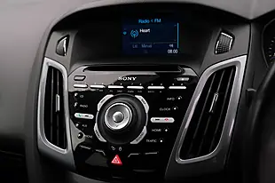 Used 2014 Ford Focus Titanium Navigator Silver - Interior and Exterior details 20