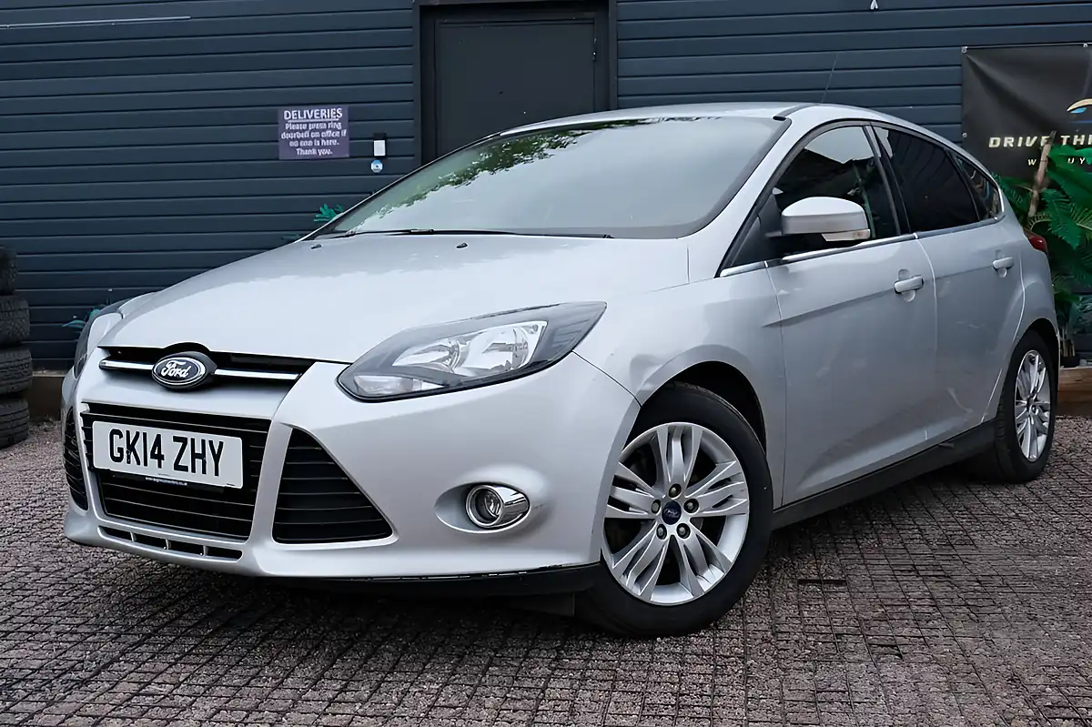 Used 2014 Ford Focus Titanium Navigator Silver - Interior and Exterior details 3