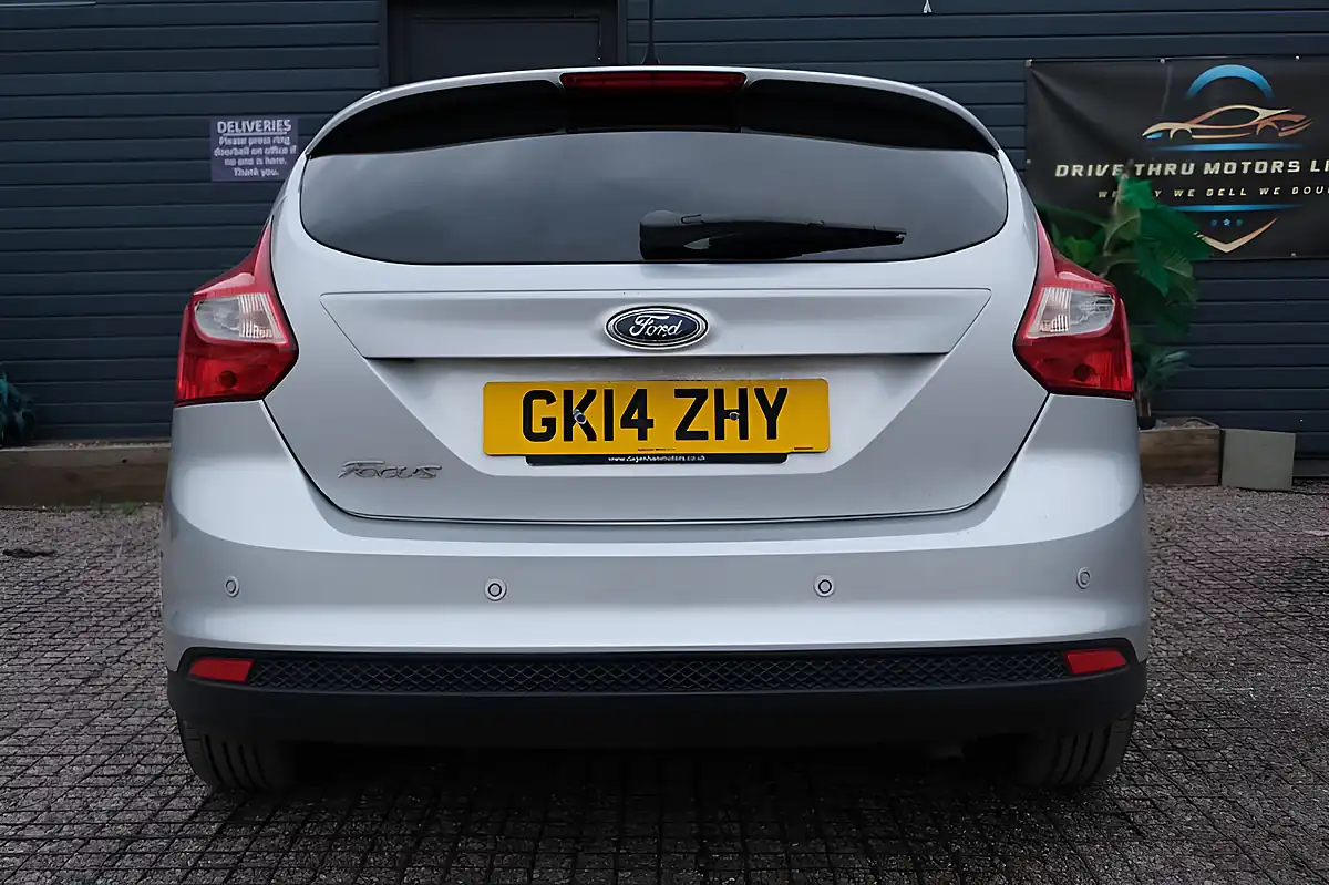 Used 2014 Ford Focus Titanium Navigator Silver - Interior and Exterior details 5