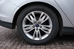 Used 2014 Ford Focus Titanium Navigator Silver - Interior and Exterior details 7