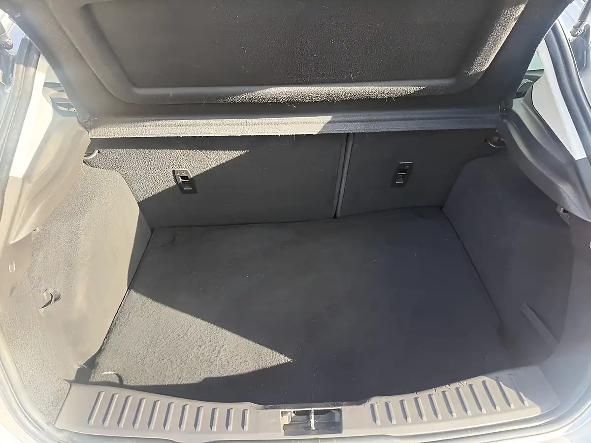 Used 2014 Ford Focus Titanium Navigator Silver - Interior and Exterior details 10