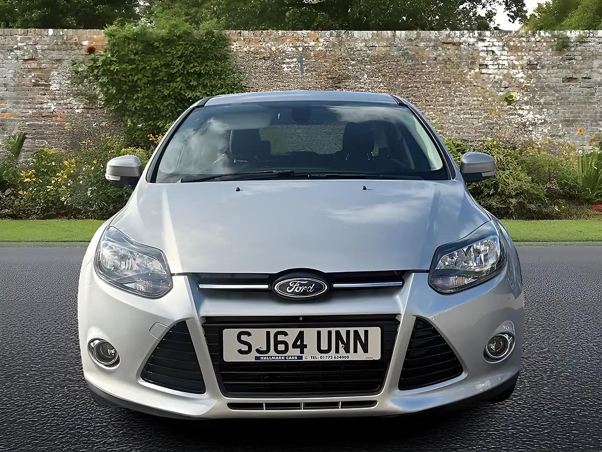 Used 2014 Ford Focus Titanium Navigator Silver - Interior and Exterior details 3