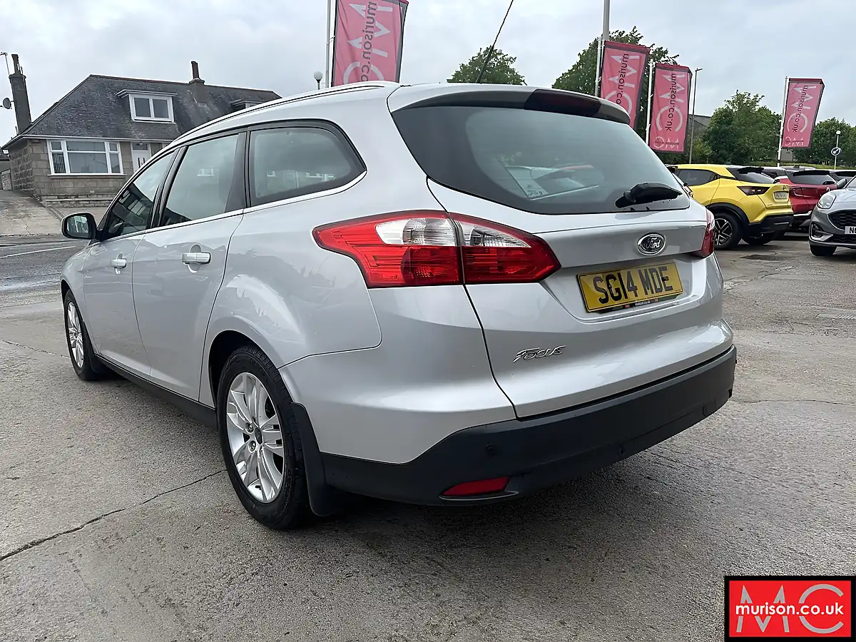 Used 2014 Ford Focus Titanium Navigator Silver Met - Interior and Exterior details 12