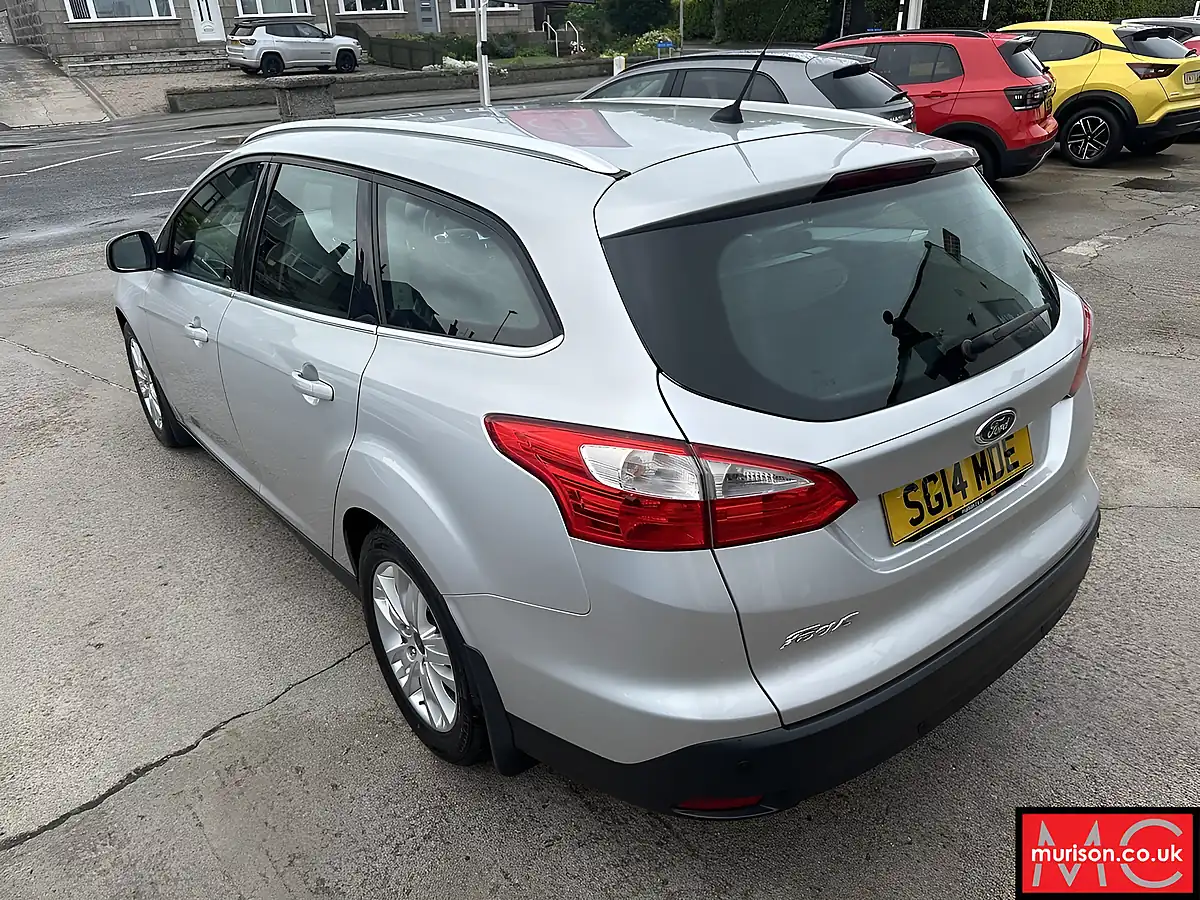 Used 2014 Ford Focus Titanium Navigator Silver Met - Interior and Exterior details 15
