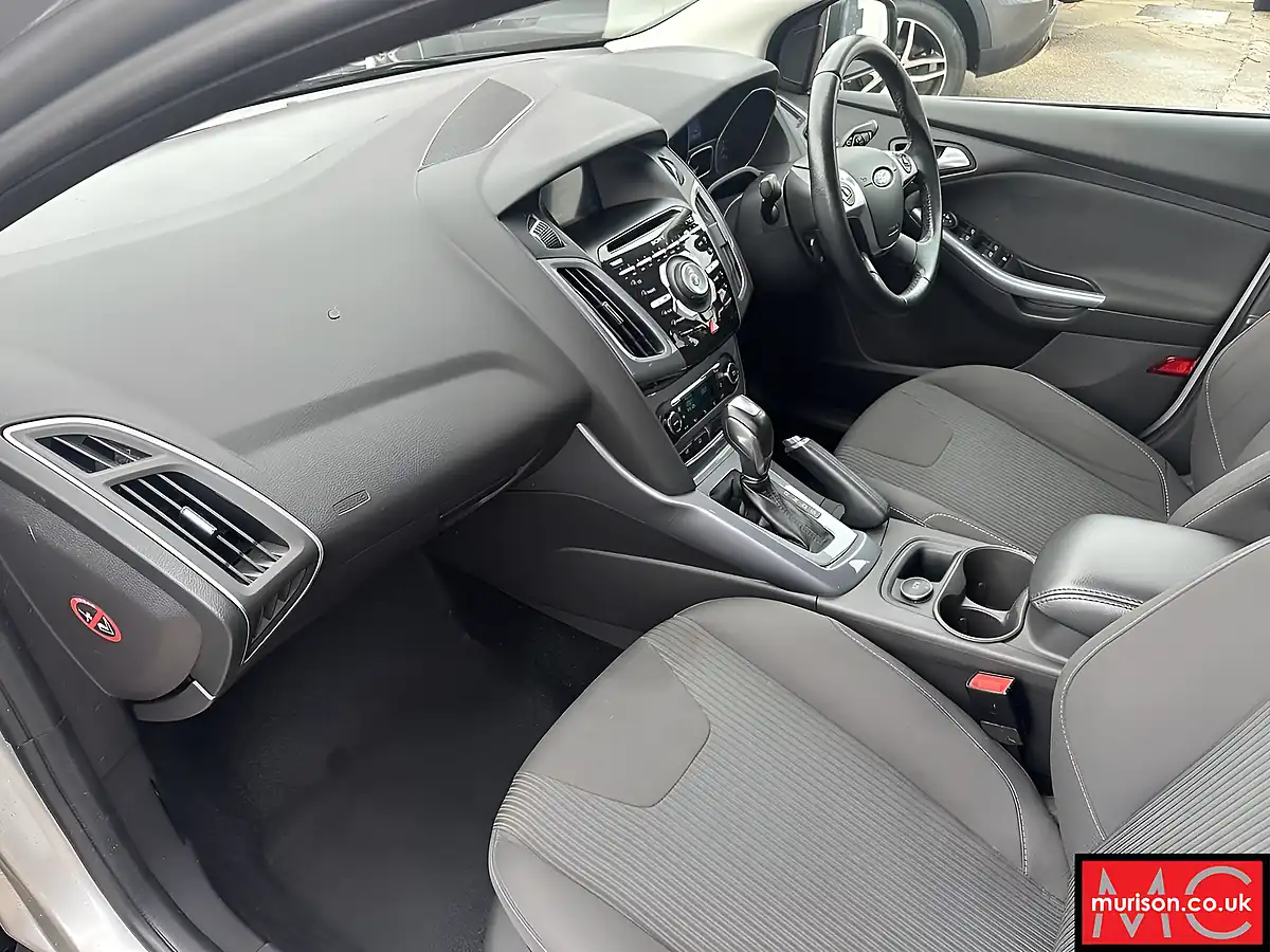 Used 2014 Ford Focus Titanium Navigator Silver Met - Interior and Exterior details 16