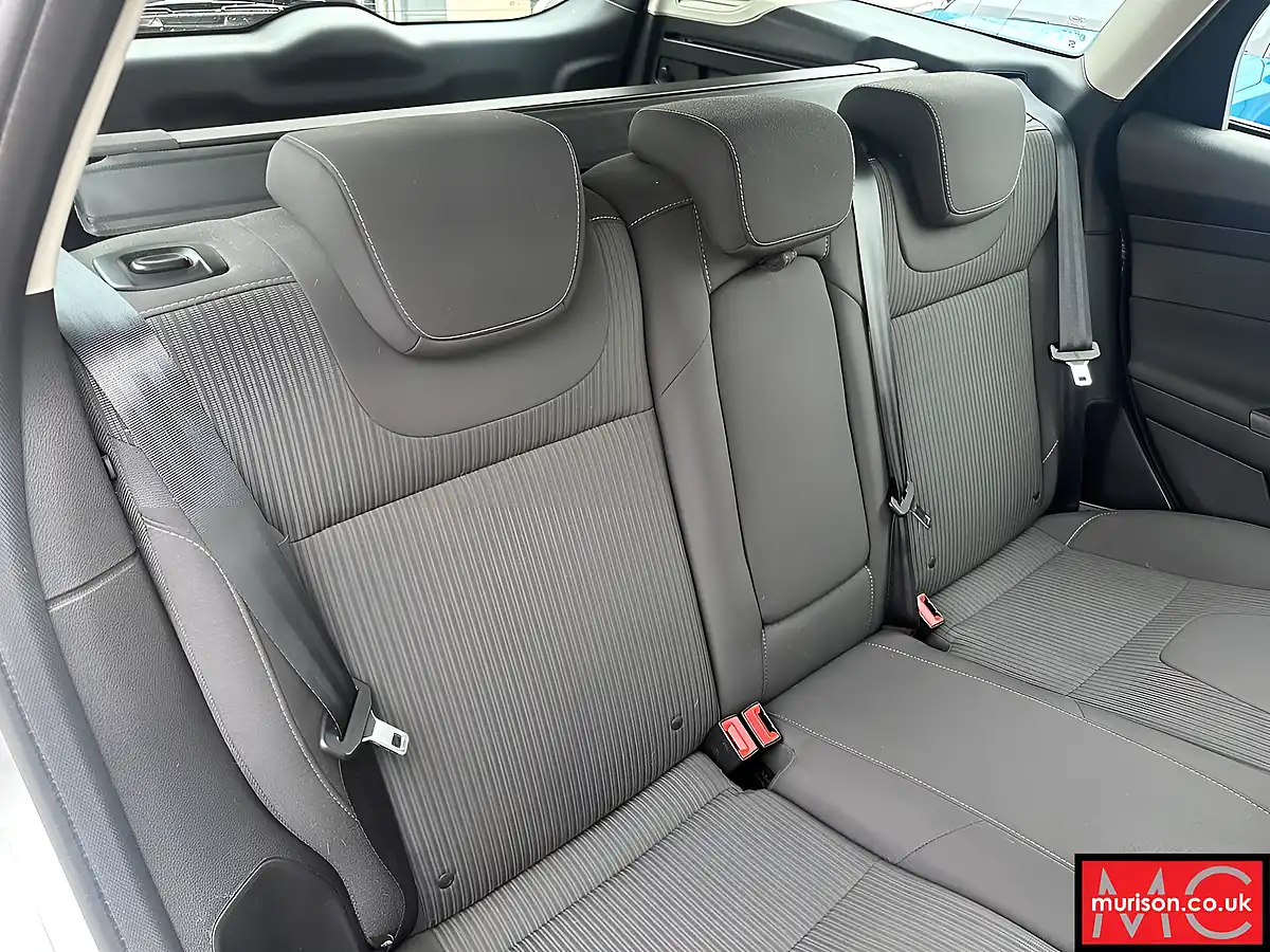 Used 2014 Ford Focus Titanium Navigator Silver Met - Interior and Exterior details 18
