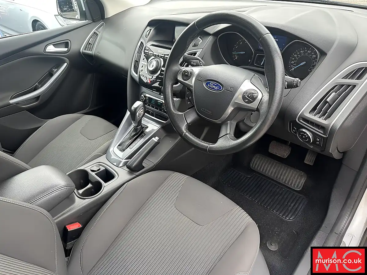 Used 2014 Ford Focus Titanium Navigator Silver Met - Interior and Exterior details 20