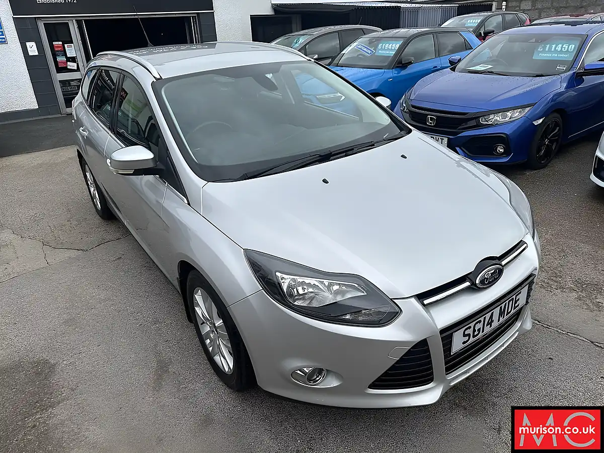 Used 2014 Ford Focus Titanium Navigator Silver Met - Interior and Exterior details 9
