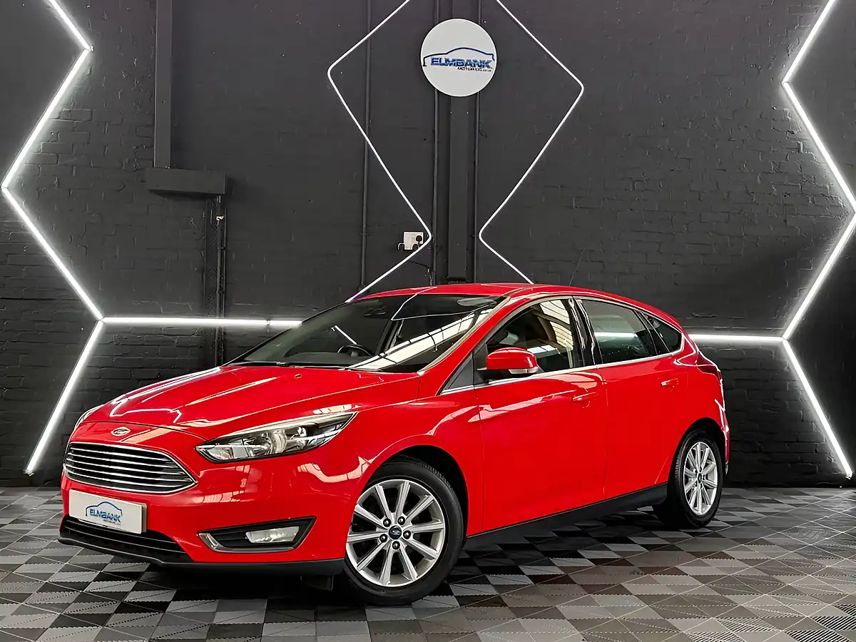 Used 2014 Ford Focus Titanium Red - Front View