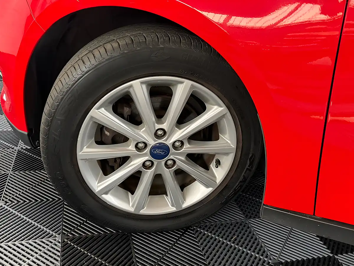 Used 2014 Ford Focus Titanium Red - Interior and Exterior details 11