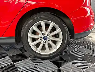 Used 2014 Ford Focus Titanium Red - Interior and Exterior details 14