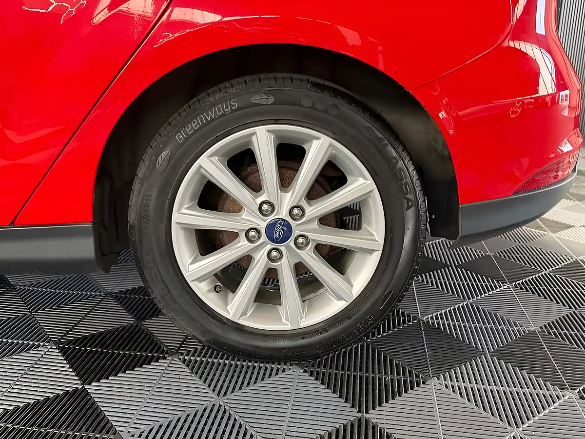 Used 2014 Ford Focus Titanium Red - Interior and Exterior details 14