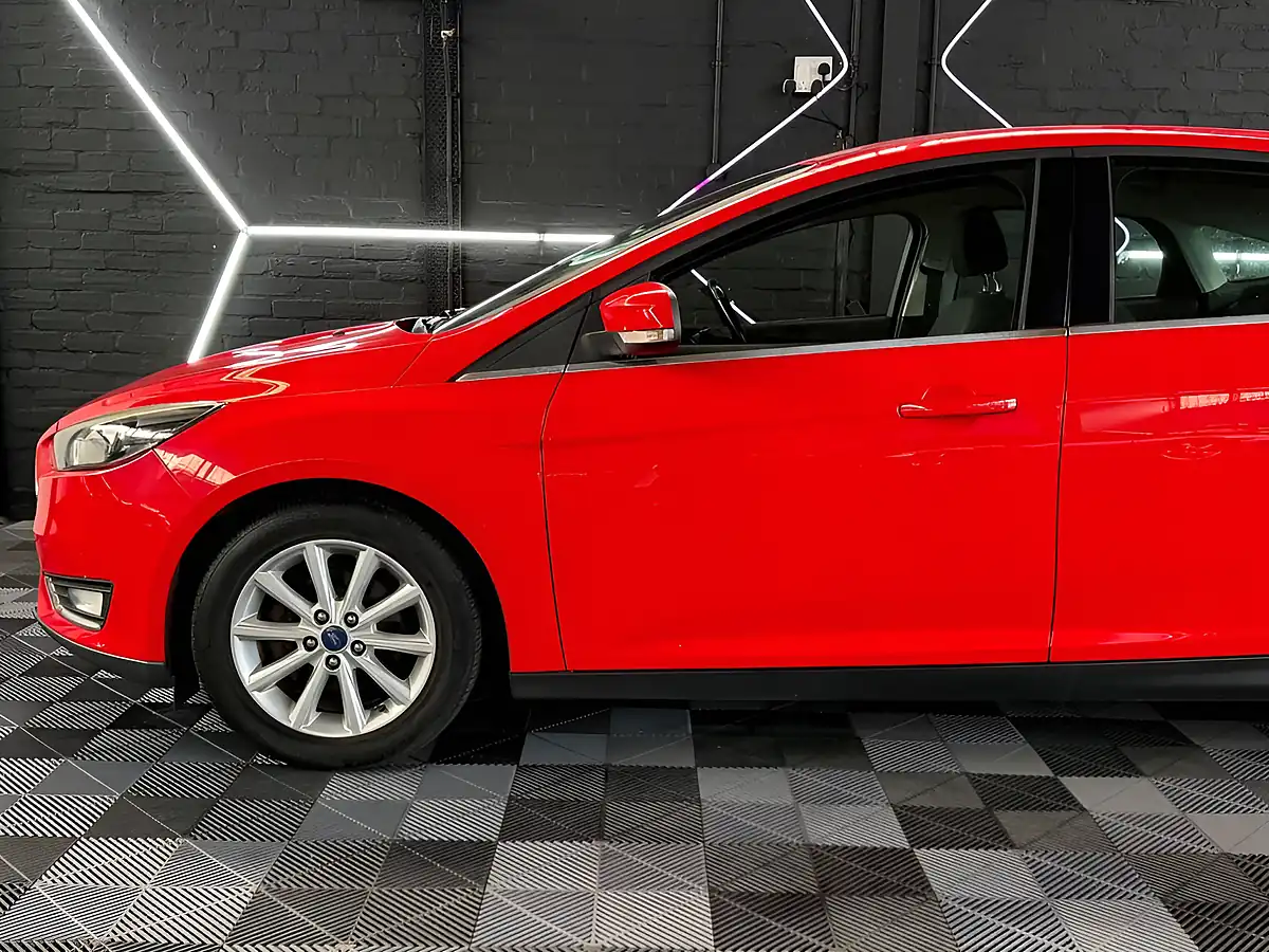 Used 2014 Ford Focus Titanium Red - Interior and Exterior details 17