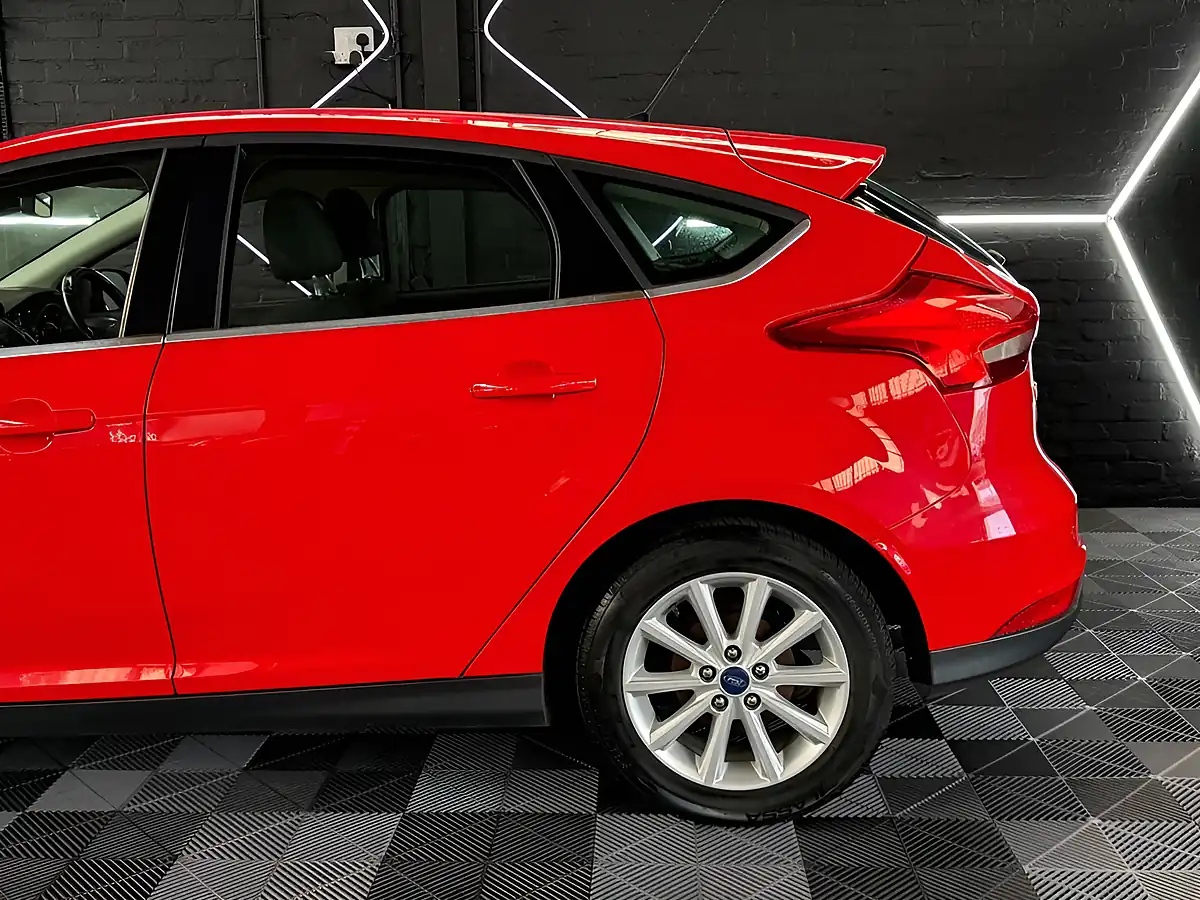 Used 2014 Ford Focus Titanium Red - Interior and Exterior details 19