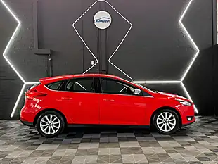 Used 2014 Ford Focus Titanium Red - Interior and Exterior details 6