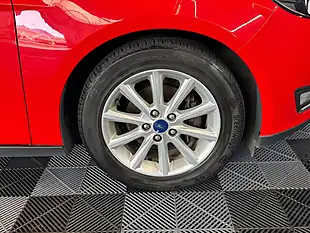 Used 2014 Ford Focus Titanium Red - Interior and Exterior details 8