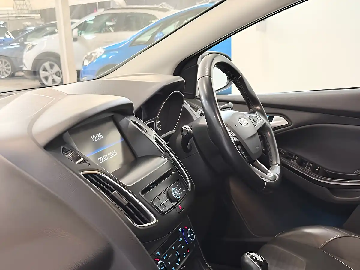 Used 2014 Ford Focus Titanium X Silver - Interior and Exterior details 14