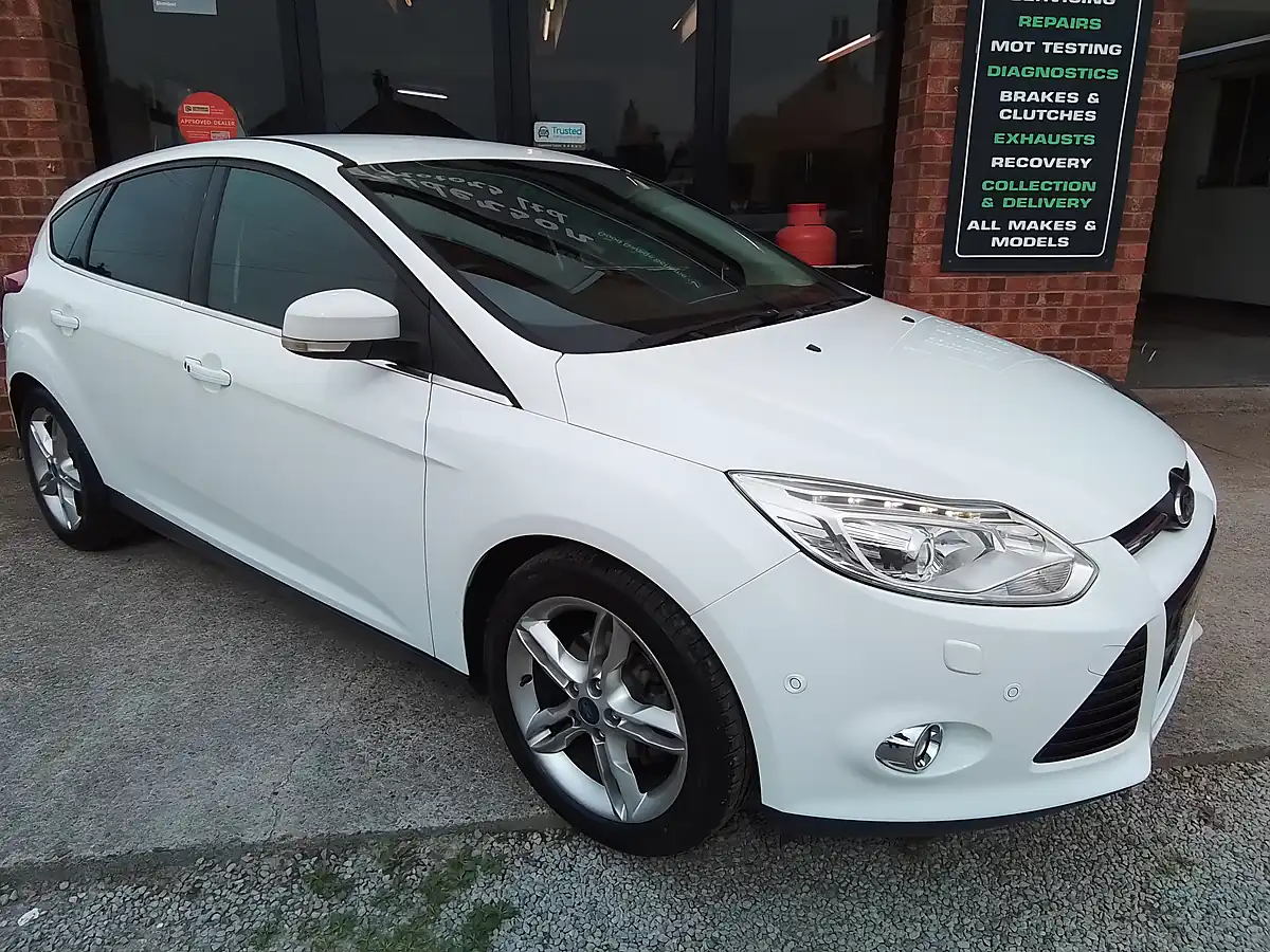 Used 2014 Ford Focus Titanium X White - Interior and Exterior details 10