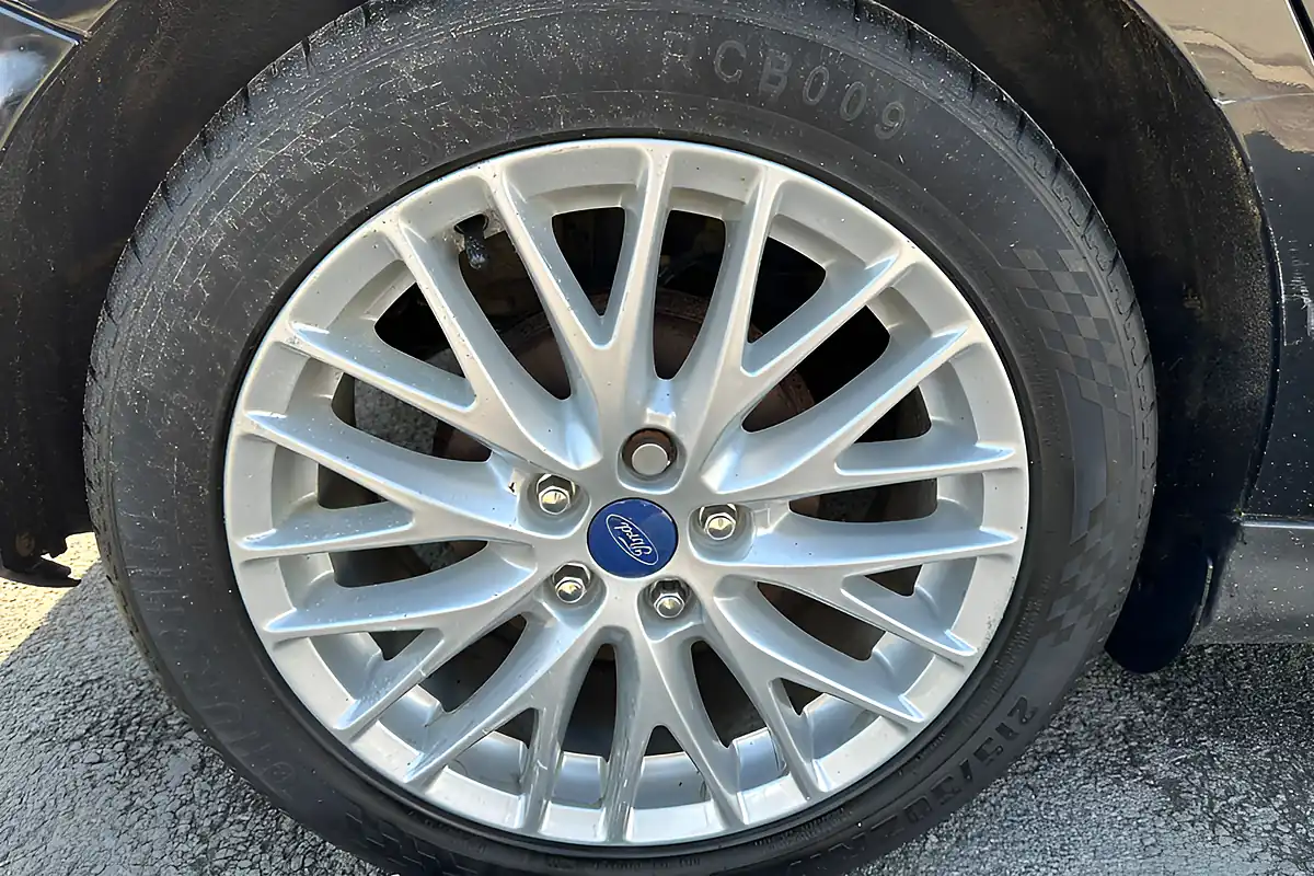Used 2014 Ford Focus Zetec Black - Interior and Exterior details 10
