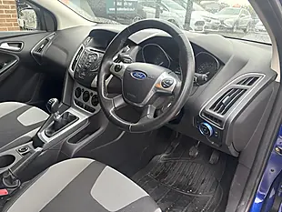 Used 2014 Ford Focus Zetec Blue - Interior and Exterior details 10
