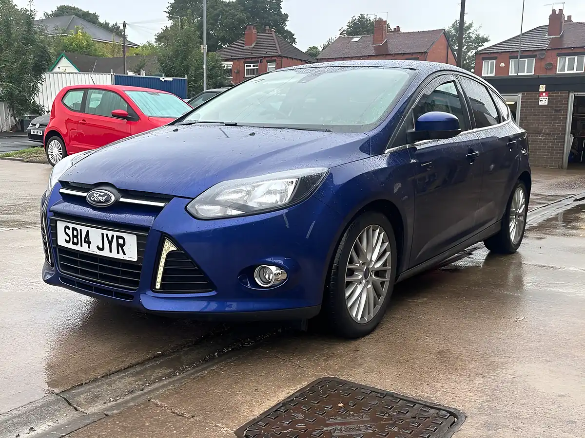 Used 2014 Ford Focus Zetec Blue - Interior and Exterior details 3