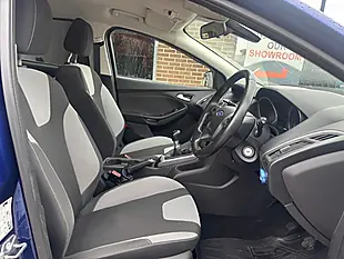 Used 2014 Ford Focus Zetec Blue - Interior and Exterior details 9