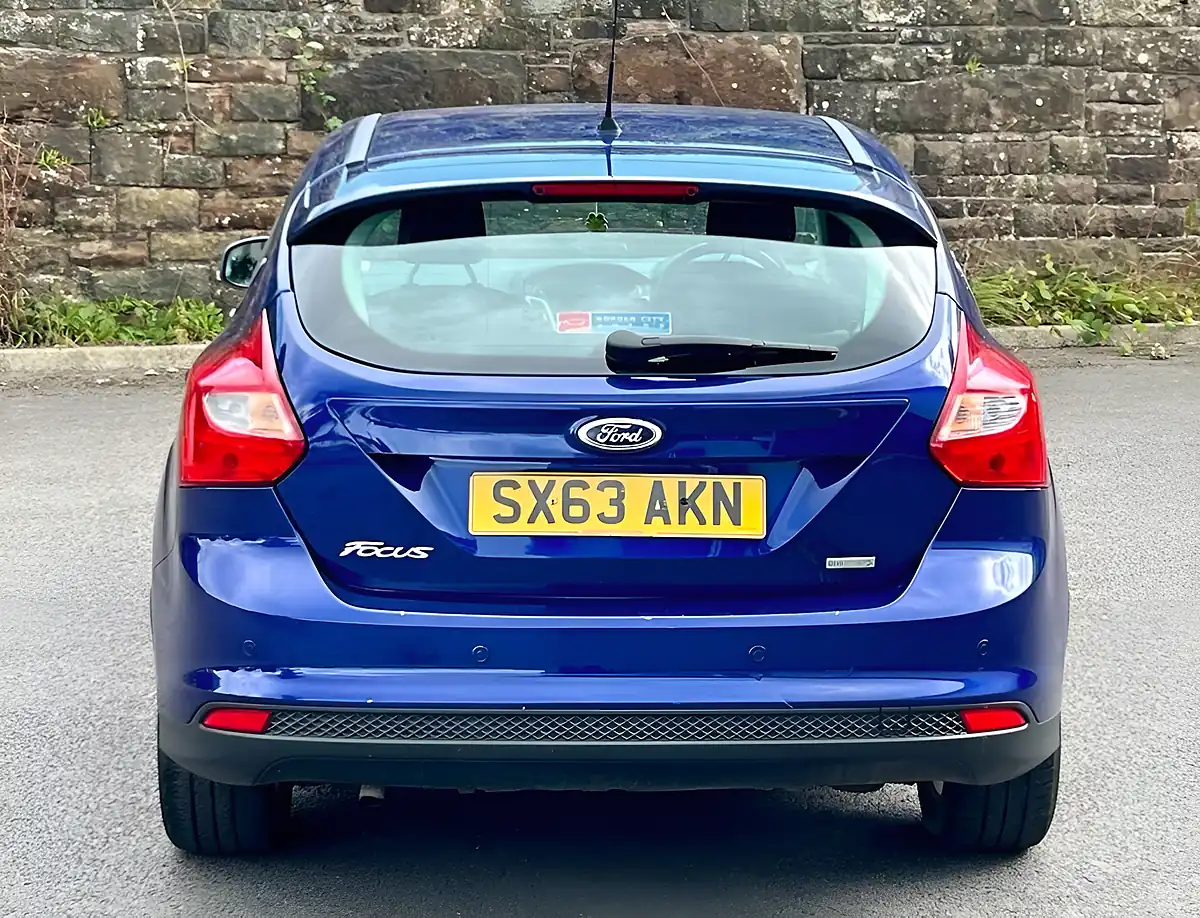 Used 2014 Ford Focus Zetec Deep Impact Blue - Interior and Exterior details 6