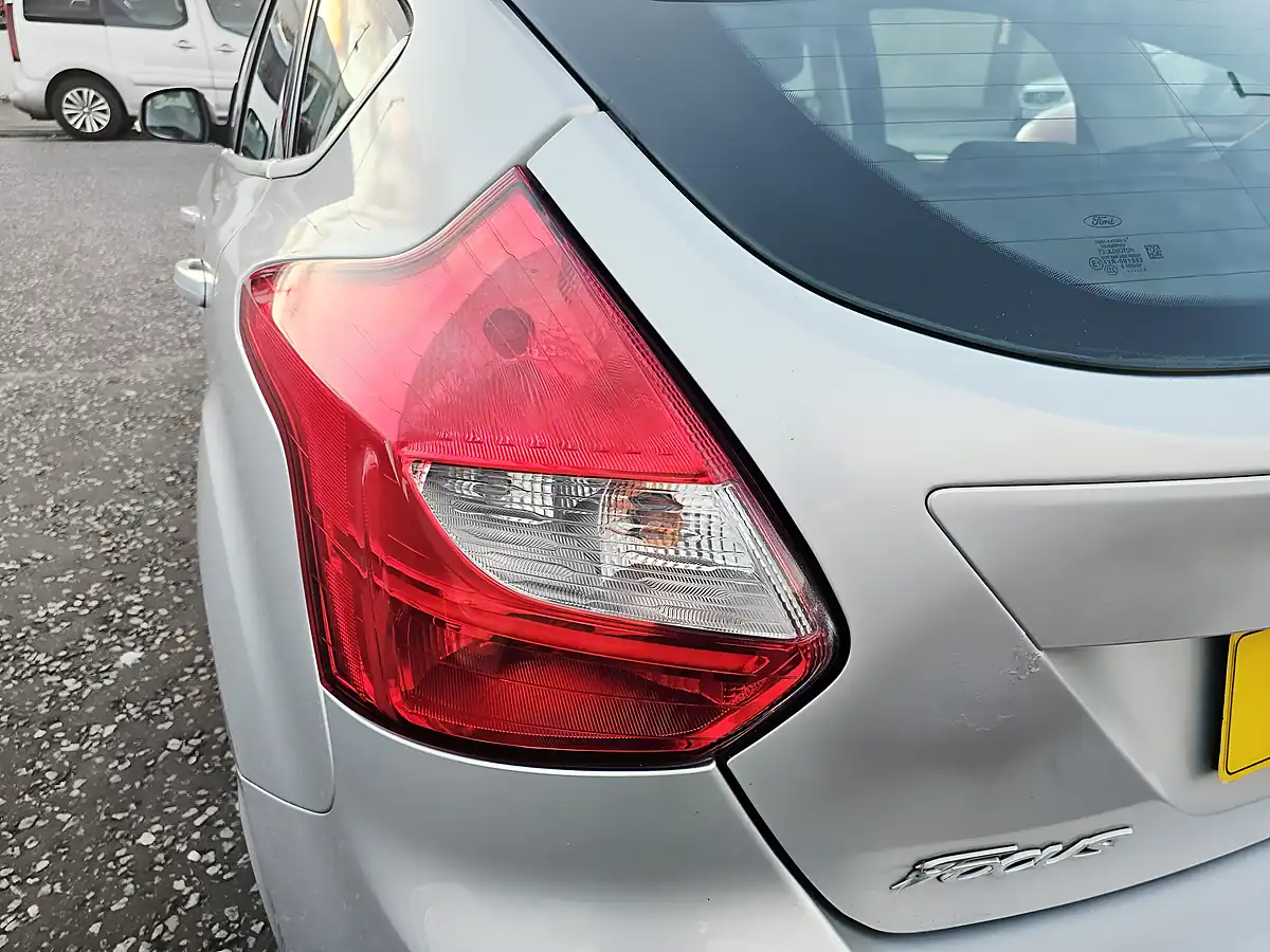 Used 2014 Ford Focus Zetec - Interior and Exterior details 17