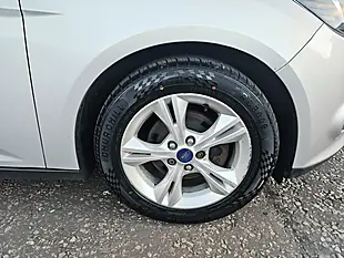 Used 2014 Ford Focus Zetec - Interior and Exterior details 18