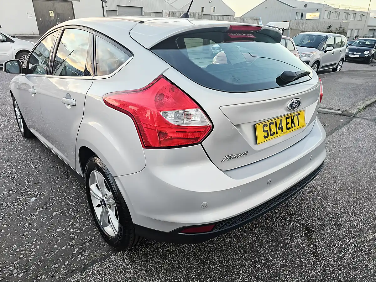 Used 2014 Ford Focus Zetec - Interior and Exterior details 5