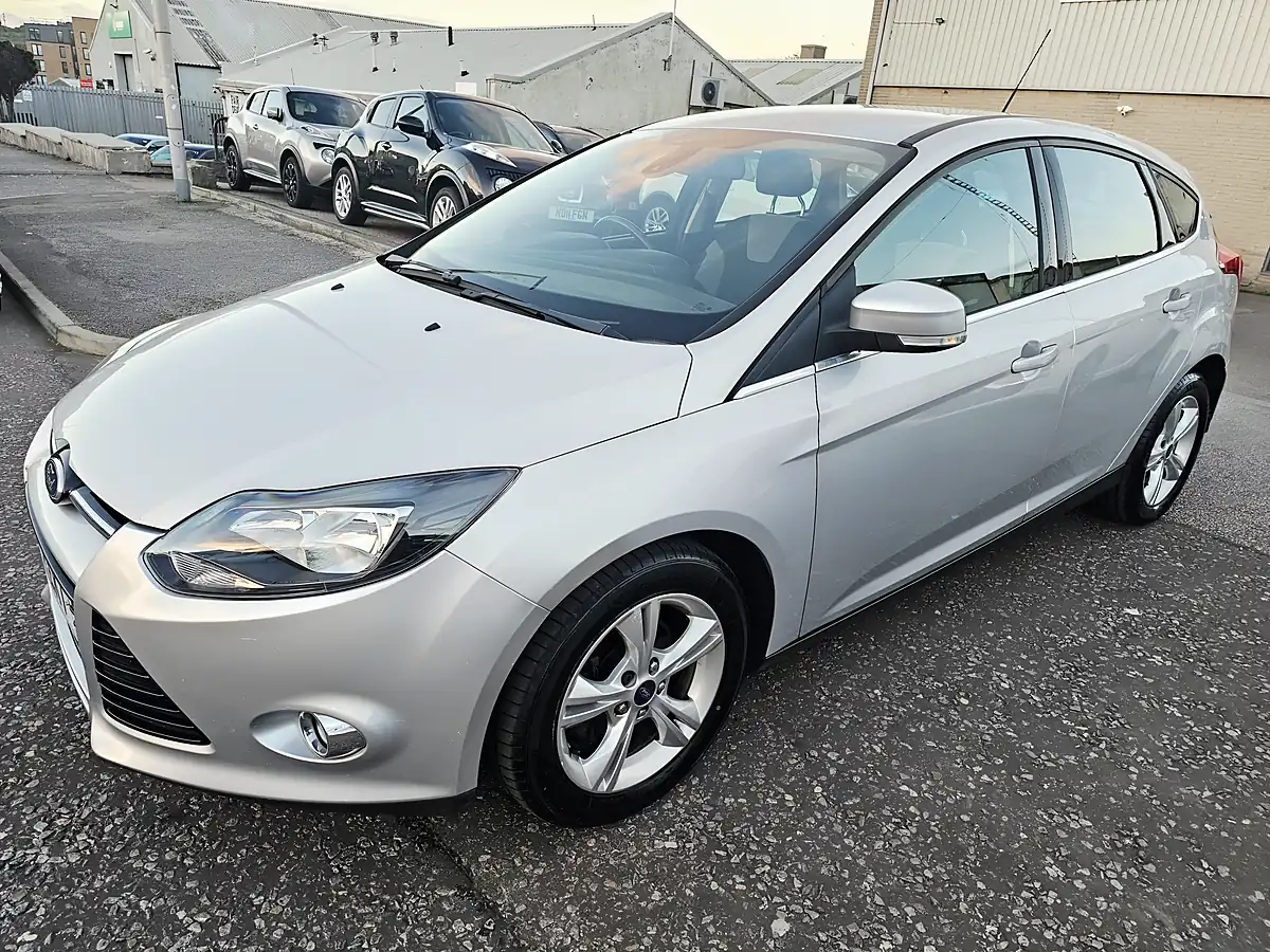 Used 2014 Ford Focus Zetec - Interior and Exterior details 6