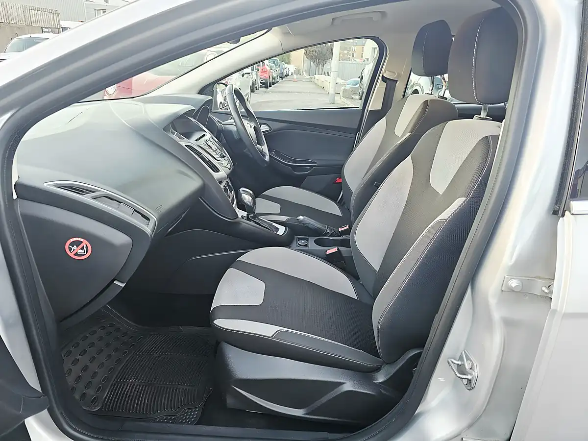 Used 2014 Ford Focus Zetec - Interior and Exterior details 7