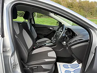 Used 2014 Ford Focus Zetec Moondust Silver - Interior and Exterior details 13