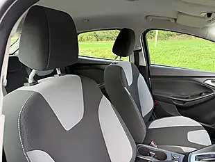 Used 2014 Ford Focus Zetec Moondust Silver - Interior and Exterior details 14
