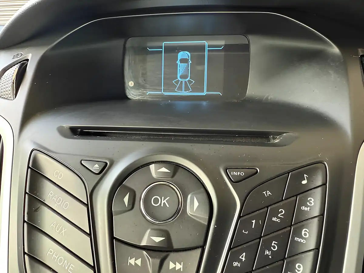 Used 2014 Ford Focus Zetec Moondust Silver - Interior and Exterior details 20