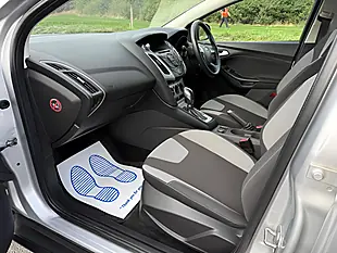 Used 2014 Ford Focus Zetec Moondust Silver - Interior and Exterior details 8